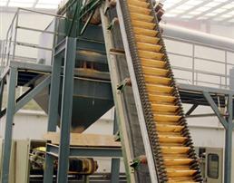 大傾角擋邊帶式輸送機